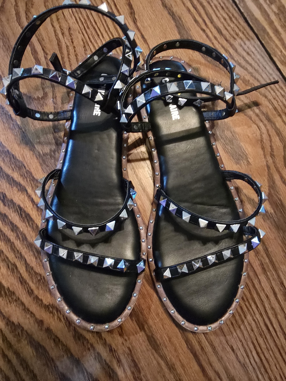 Cushionaire Black Studded Ankle-Strap Women's Sandals Size 9 - Picture 2 of 5